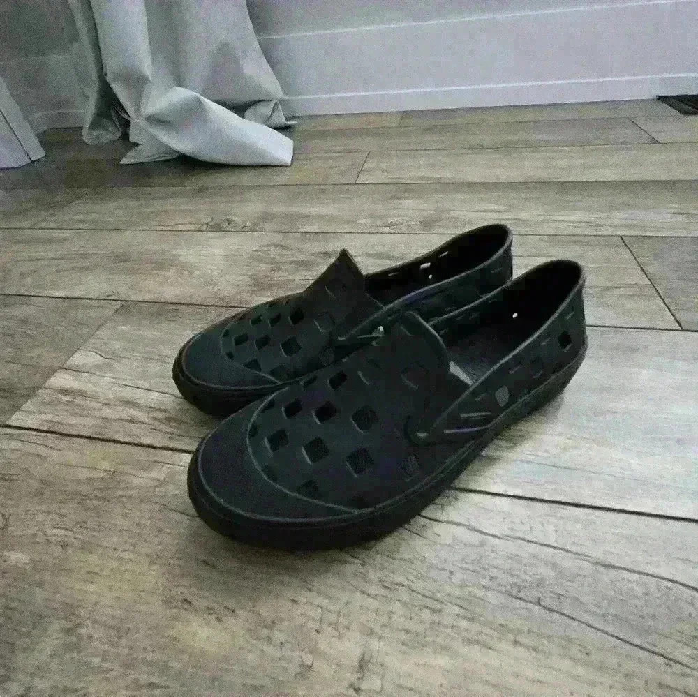 VANS TREK black size us5 mens slip ons